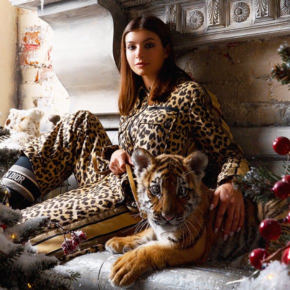 Встречаем год Тигра красиво: топ-7 образов для праздничных каникул