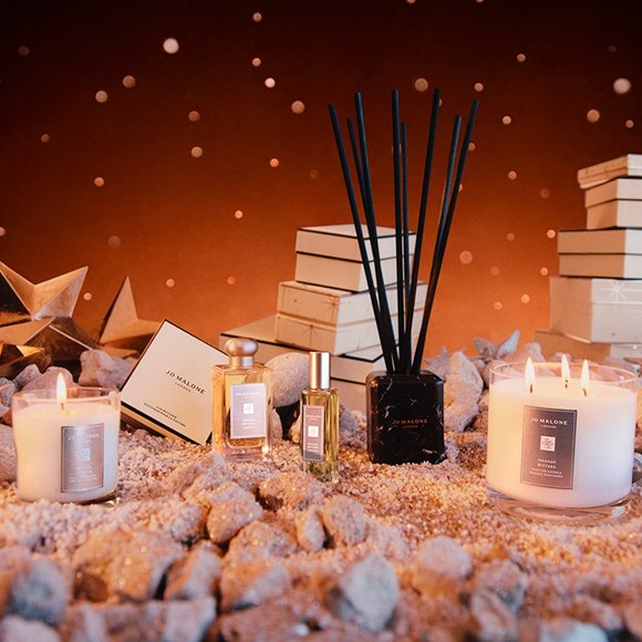 Гори ясно: топ-5 ароматических свечей для создания праздничного настроения