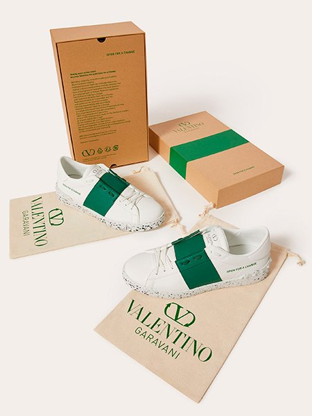 Откройся для перемен: Valentino создал первые кроссовки из переработанных биоматериалов