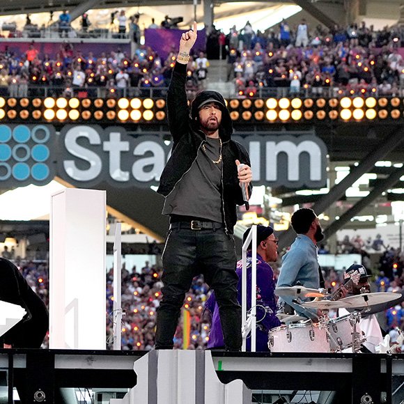 Рэп-иконы на одной сцене: зажигательное выступление Эминема, Dr. Dre и Snoop Dogg во время «Супербоула-2022»