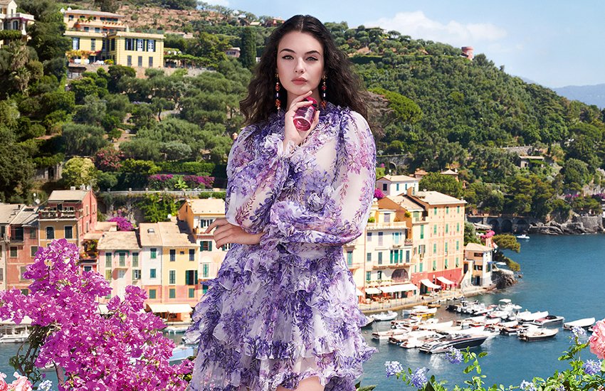 Дева Кассель представила новый цветочный аромат Dolce & Gabbana