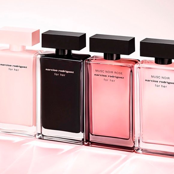 Цветочный и легкий: новый аромат MUSC NOIR ROSE в коллекции For Her от Narciso Rodriguez