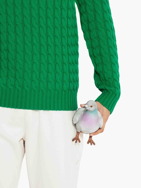 Птица в руке: бренд JW Anderson выпустил сумку в виде голубя
