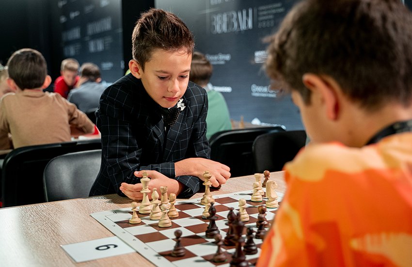 В VEGAS Крокус Сити завершился Международный турнир по быстрым шахматам «Шахматные звезды — 2022»