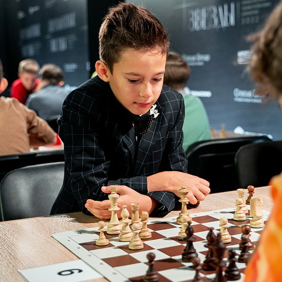В VEGAS Крокус Сити завершился Международный турнир по быстрым шахматам «Шахматные звезды — 2022»
