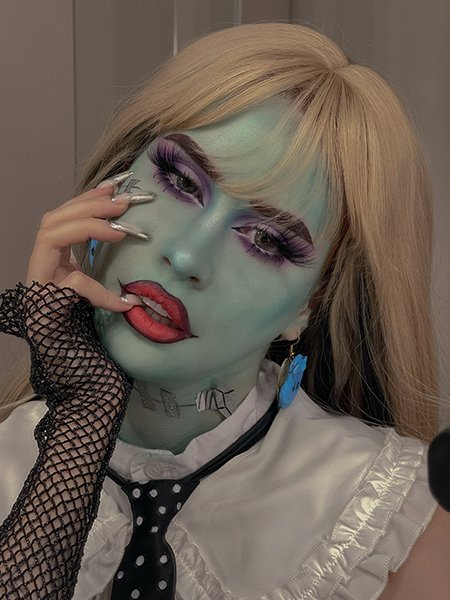 Идея макияжа на Хэллоуин: Аня Hahadetka примерила образ из «Школы монстров» специально для TeenDaily