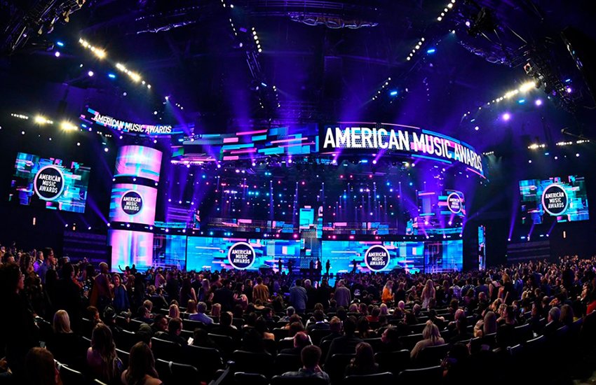 Тейлор Свифт, BTS и другие победители премии American Music Awards 2022