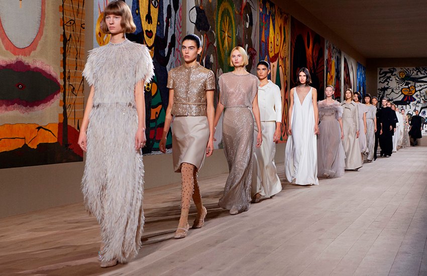 На TeenDaily пройдет прямая трансляция показа Dior Haute Couture Collection
