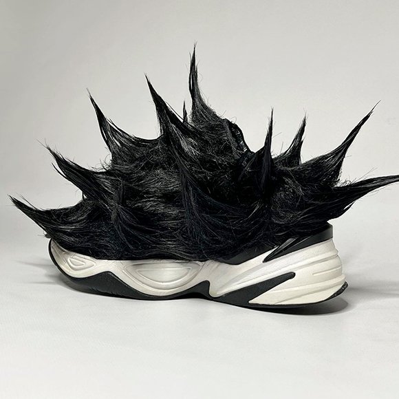 «Волосатые» кроссовки Nike: российский дизайнер «перезагрузил» классическую модель бренда