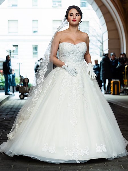 Угадай, кто жених: Селена Гомес появилась в свадебном платье