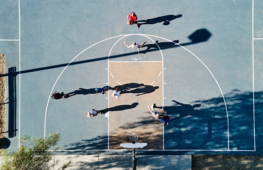 «Лучшая игра с мячом»: как начать заниматься баскетболом и что для этого нужно